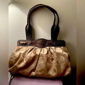 Brand new without tags Coach shoulder bag!